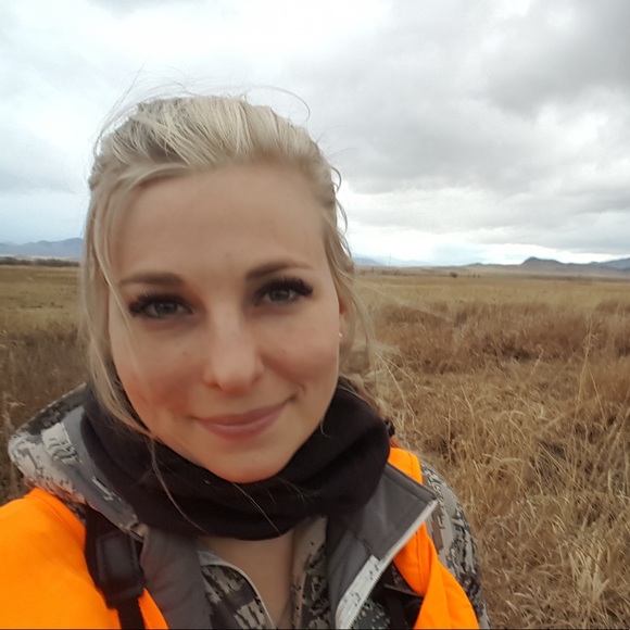 Meet your Posher, Alexa - Picture 2 of 2